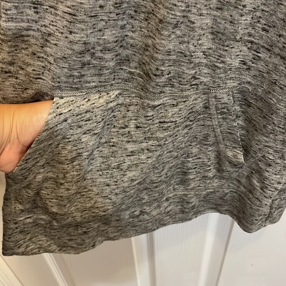 New Balance Heather Gray Hoodie with Front Pocket size Small - Picture 4 of 7